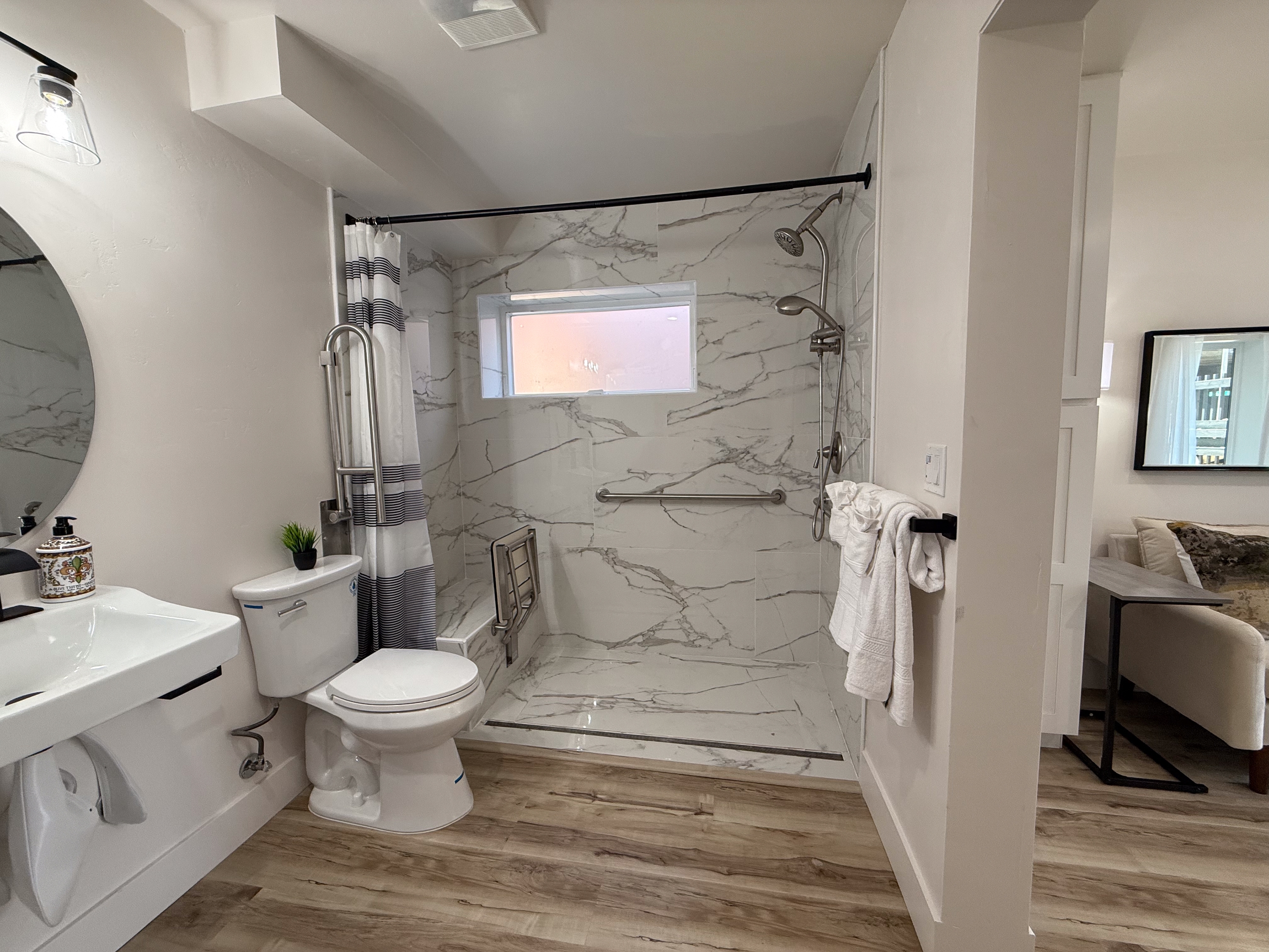 2519 Columbia Street - 1